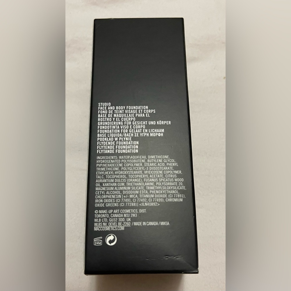 Mac Studio Fave and Body Foundation N3 - Picture 5 of 7